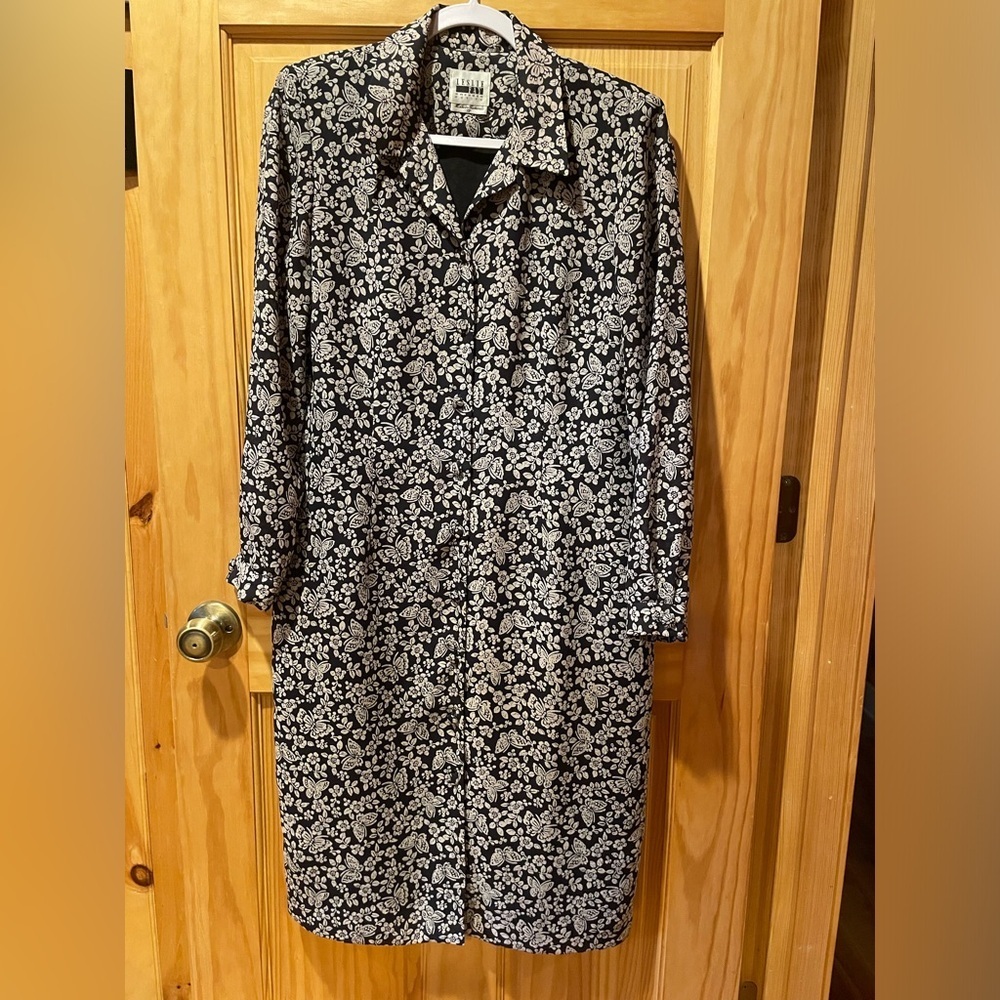 Leslie Fay butterfly print black&white size 10petite excellent condition